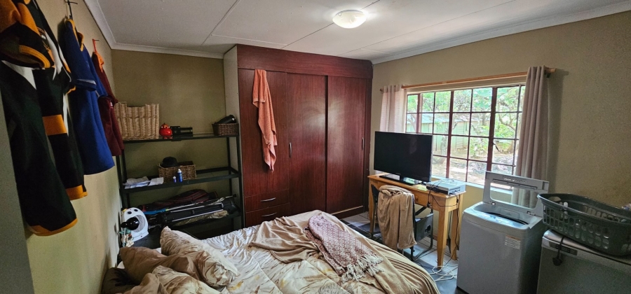 6 Bedroom Property for Sale in Hartbeesfontein North West